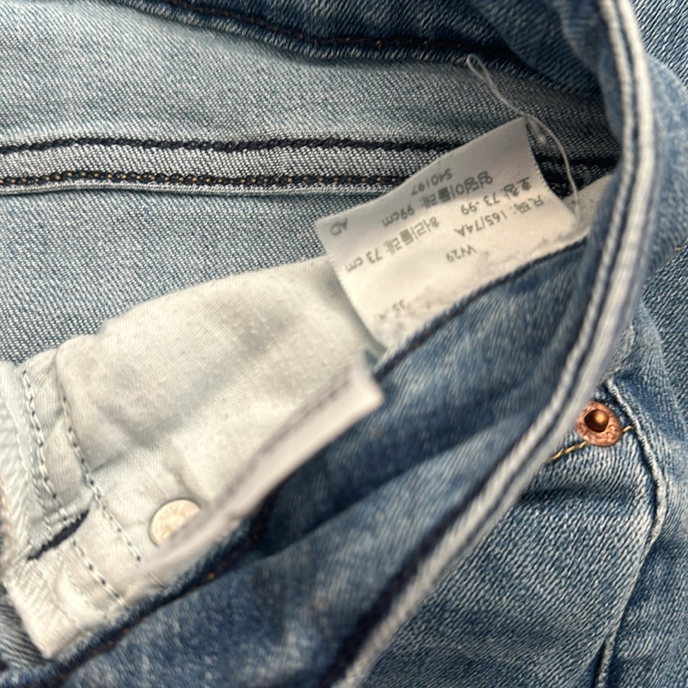 Levi Jeans - Picture 3 of 5